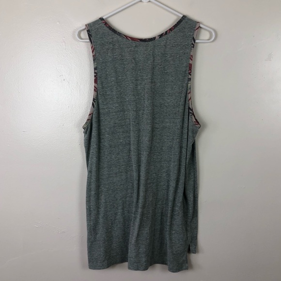 On the Byas Stylish Tank Top - Picture 3 of 4